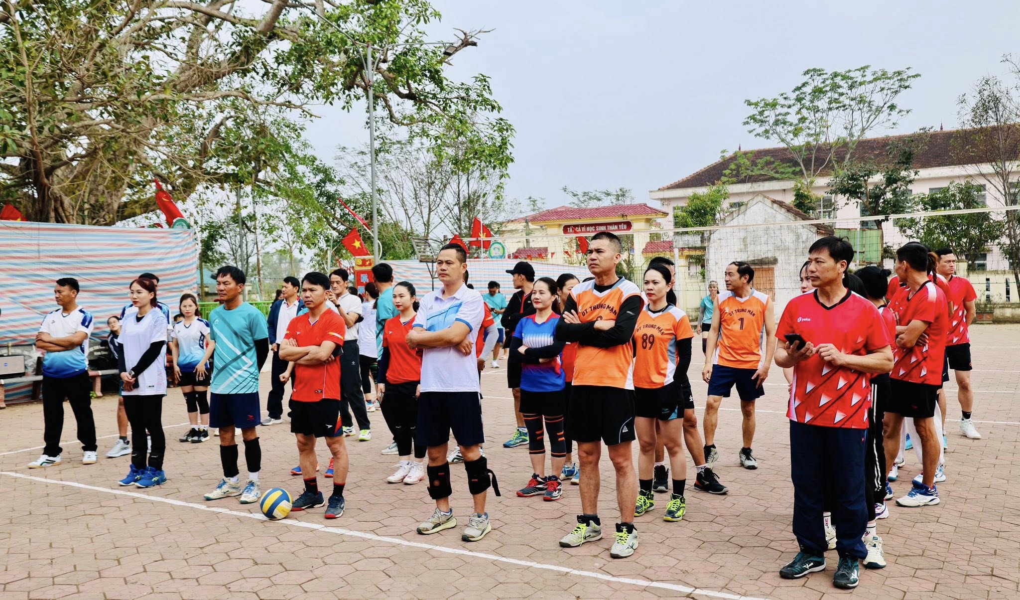 GIẢI BÓNG CHUYỀN MỞ RỘNG CHÀO MỪNG ĐẠI HỘI, ĐẠI BIỂU TOÀN QUỐC LẦN THỨ XIV CỦA ĐẢNG.