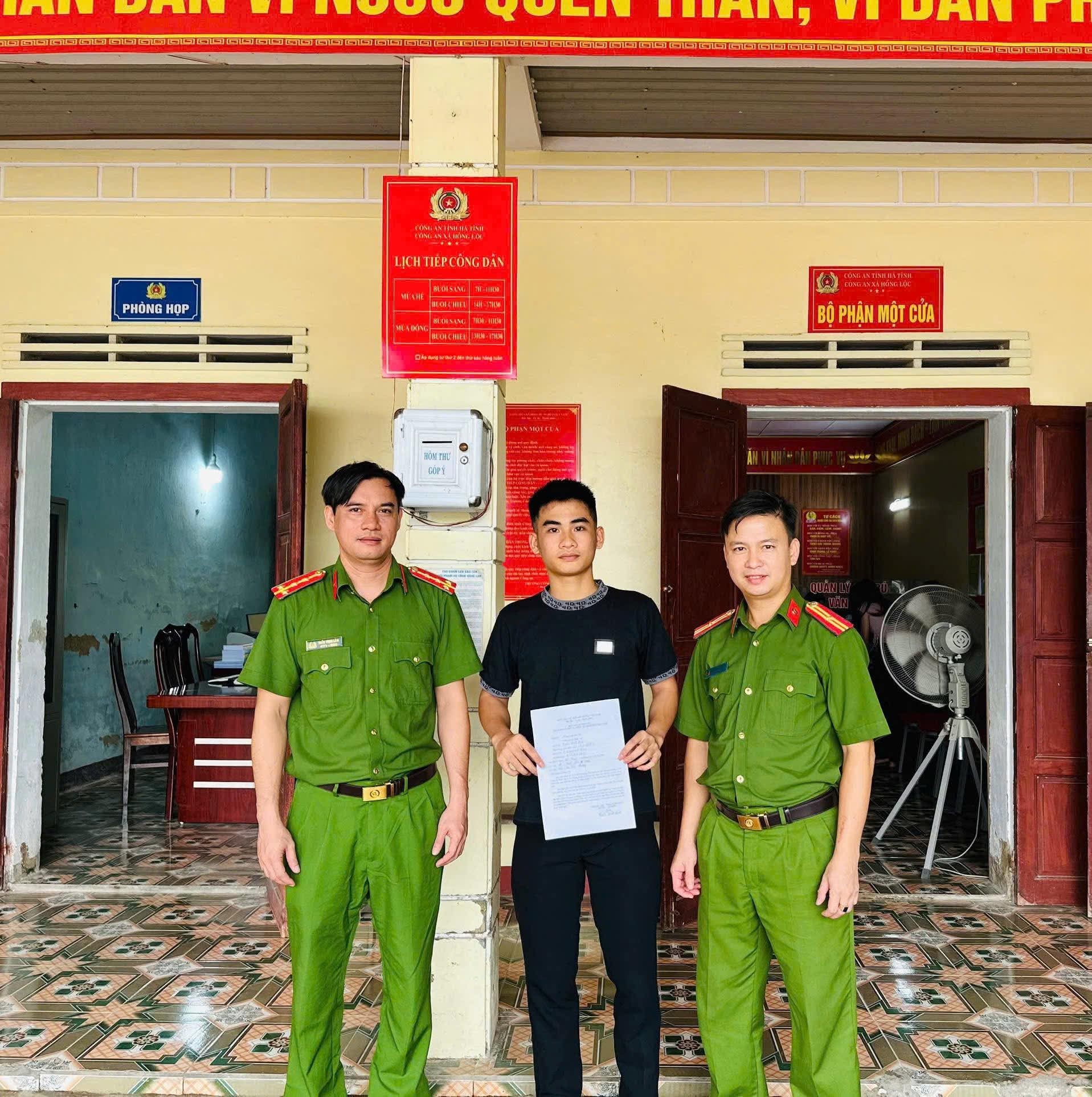 THANH NIÊN HỒNG LỘC PHÁT HUY TRUYỀN THỐNG ANH HÙNG, HĂNG HÁI VIẾT ĐƠN TÌNH NGUYỆN NHẬP NGŨ