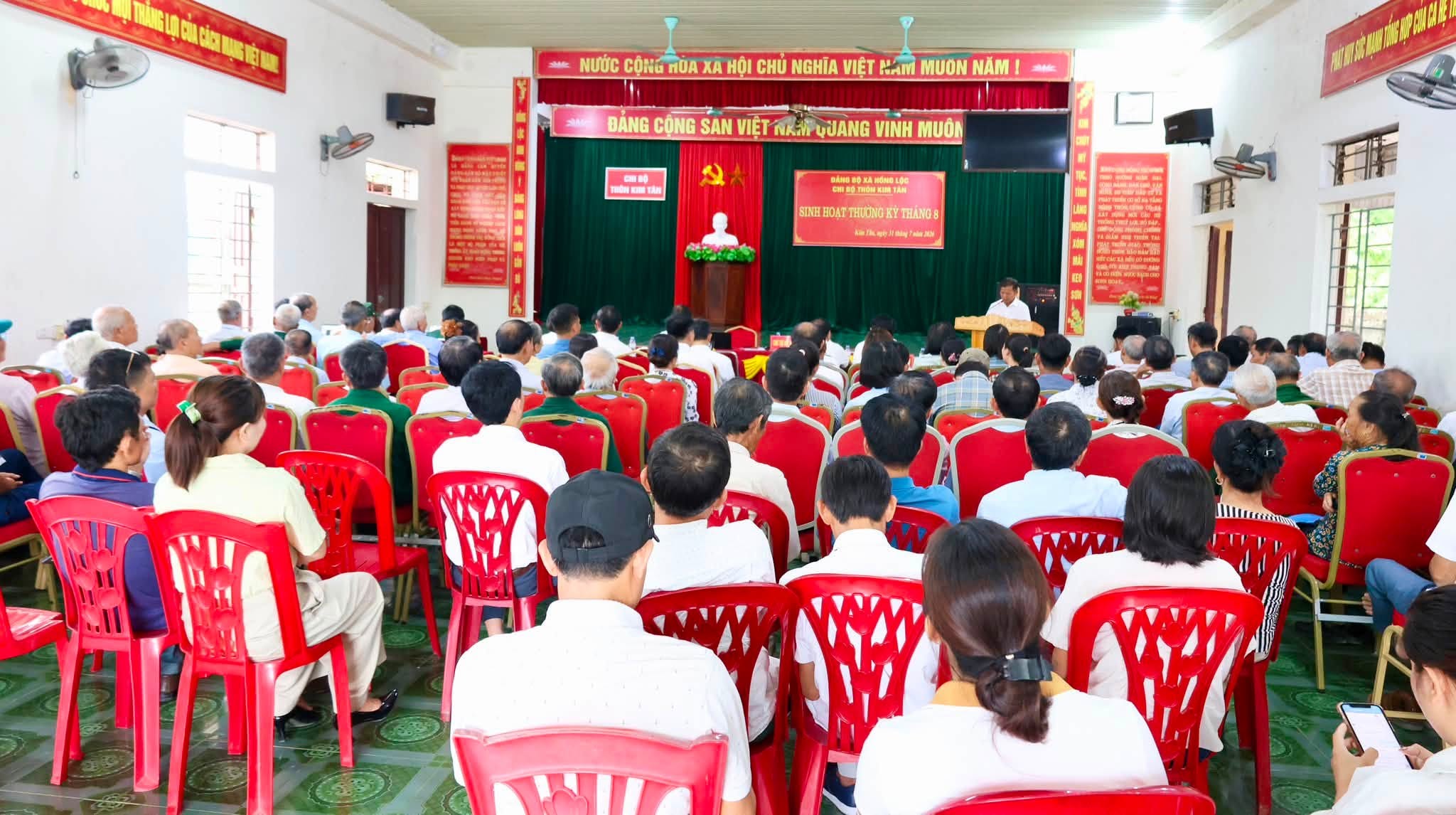 CHI BỘ THÔN KIM TÂN TỔ CHỨC SINH HOẠT ĐIỂM CHI BỘ THƯỜNG KỲ THÁNG 8 NĂM 2026
