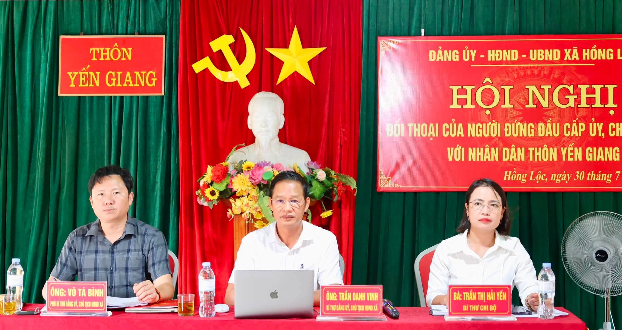 ĐỐI THOẠI GIỮA NGƯỜI ĐỨNG ĐẦU CẤP ỦY, CHÍNH QUYỀN VỚI NHÂN DÂN THÔN YẾN GIANG
