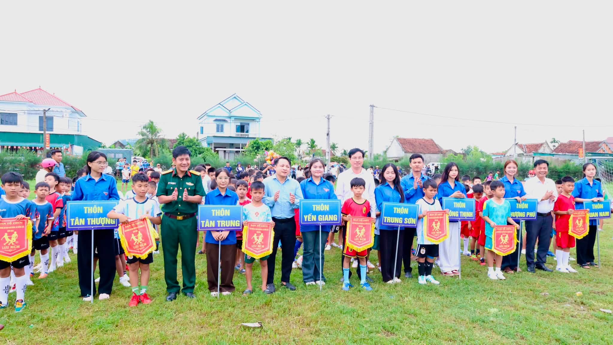 KHAI MẠC GIẢI BÓNG ĐÁ NAM NHI ĐỒNG XÃ HỒNG LỘC NĂM 2026