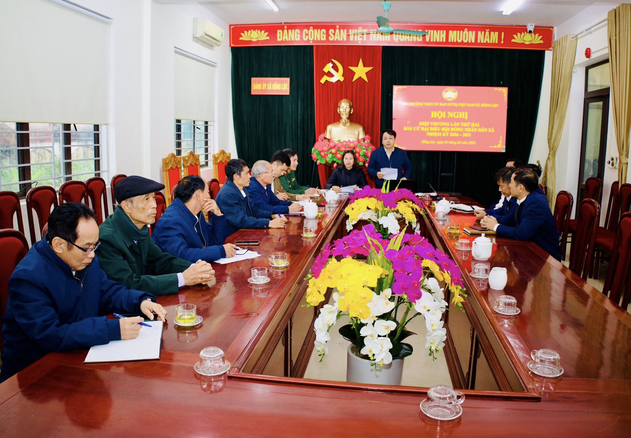 BAN THƯỜNG TRỰC ỦY BAN MTTQ VIỆT NAM XÃ HỒNG LỘC TỔ CHỨC HỘI NGHỊ HIỆP THƯƠNG LẦN THỨ HAI.