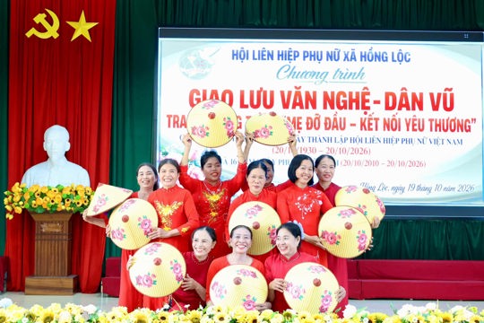 HLHPN xã Hồng Lộc giao lưu văn nghệ - dân vũ lan tỏa yêu thương