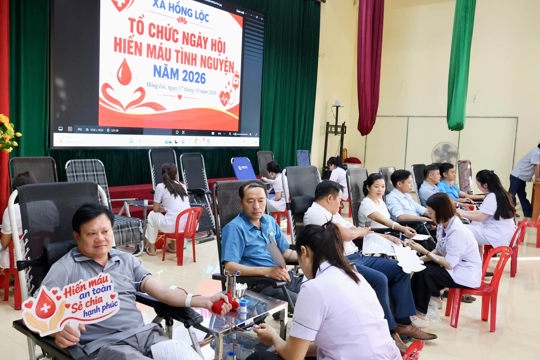 Ngày hiến máu tình nguyện hưởng ứng đợt thi đua "80 ngày hành động vì cộng đồng".