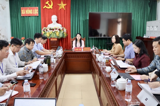 Đoàn giám sát HĐND Tỉnh đề nghị Hồng Lộc nâng cao hiệu quả vận hành chính quyền hai cấp.