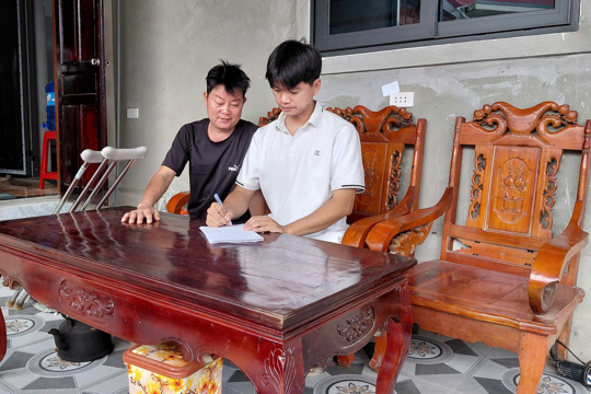 Hồng Lộc: Tấm gương thanh niên có hoàn cảnh khó khăn viết đơn tình nguyện nhập ngũ năm 2027 