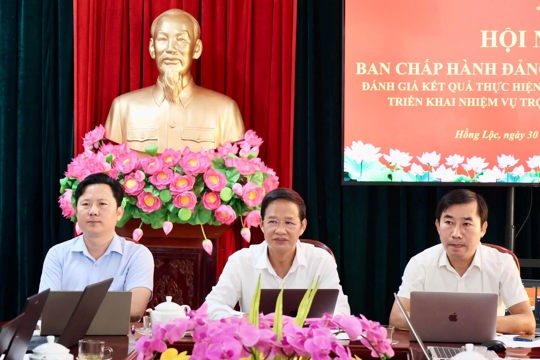 Đảng ủy xã Hông Lộc tổ chức hội nghị ban chấp hành đảng bộ xã lần thứ 17. 